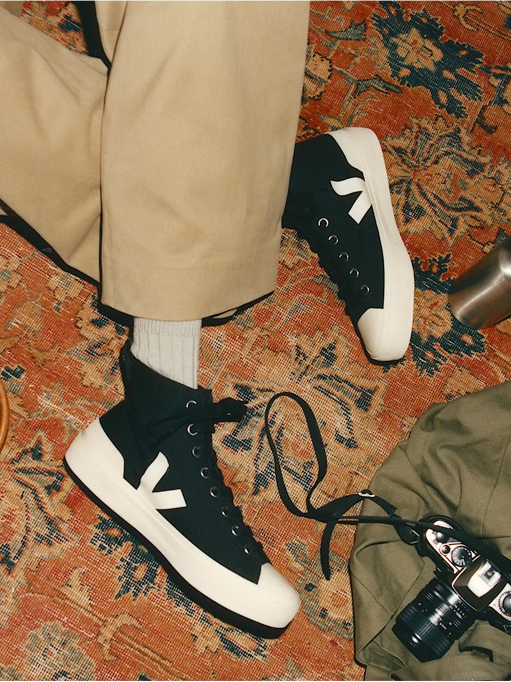 VEJA WATA II CANVAS BLACK PIERRE IN CREAM ACCENTS - UNISEX W9 / M7 - Picture 2 of 14